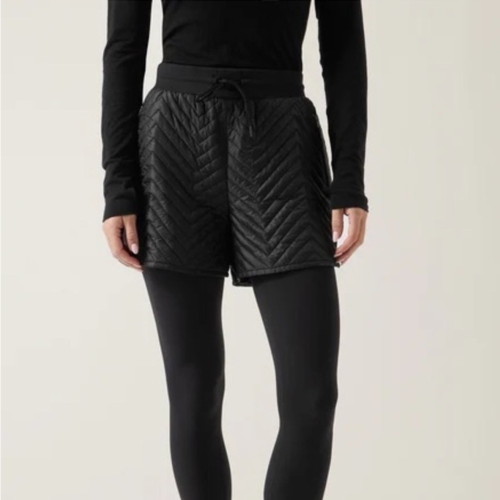 Athleta Black Quilted Women Shorts